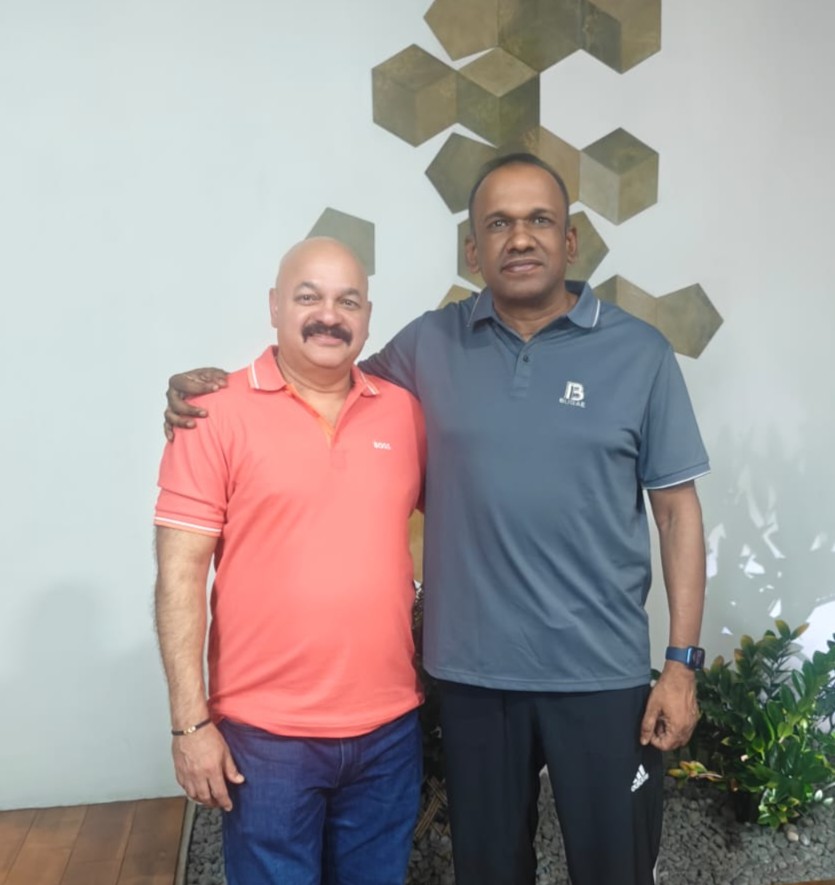 Samuel Mathai — with dignitaries